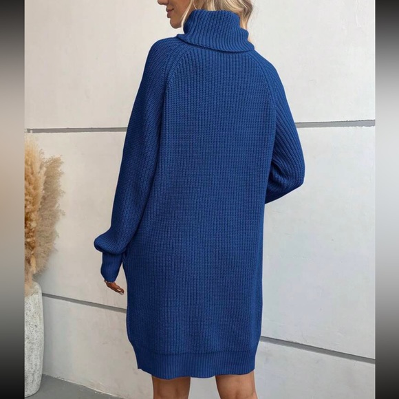 Cozy turtleneck sweater dress - Picture 3 of 7